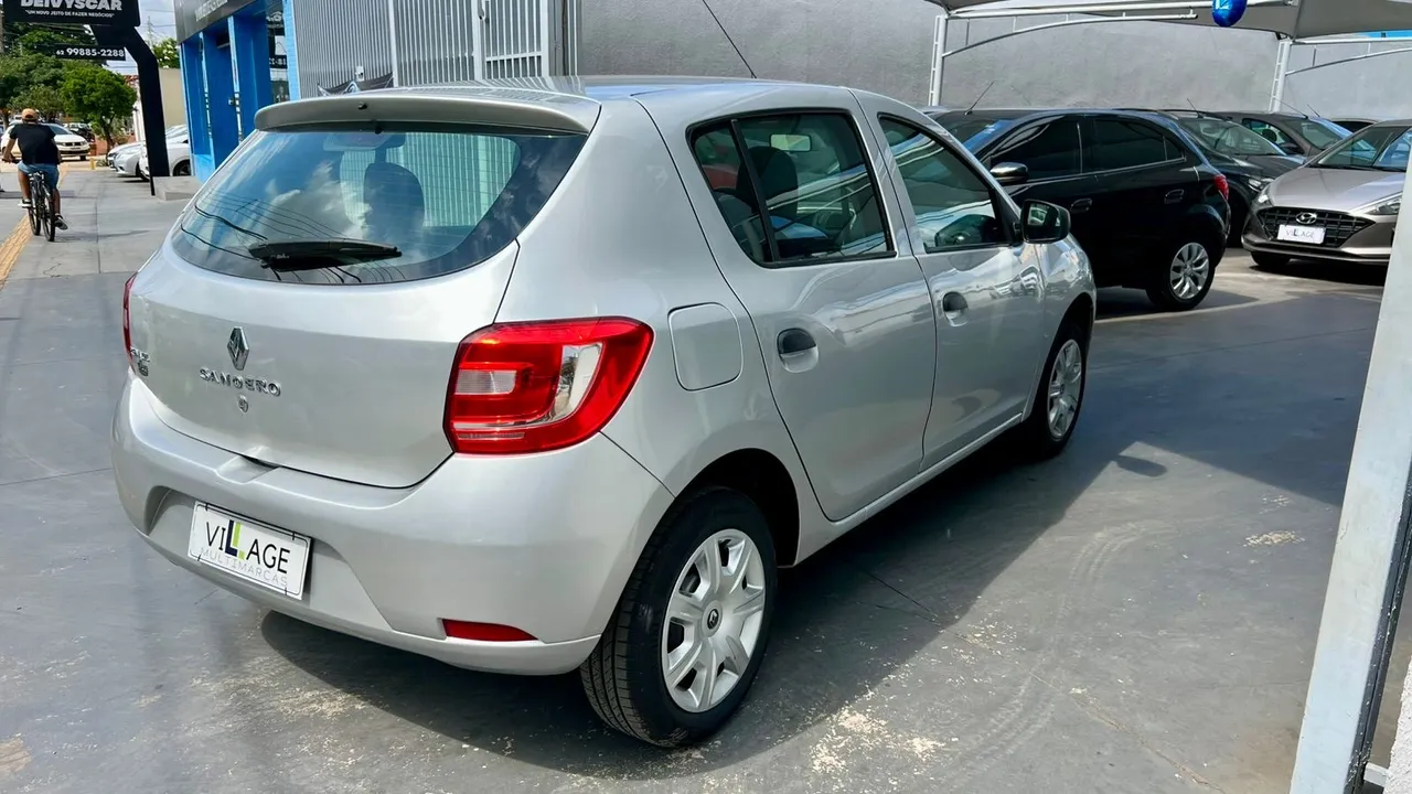 RENAULT SANDERO