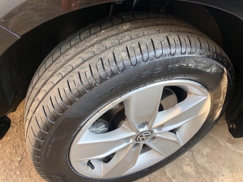 VW - VOLKSWAGEN FOX