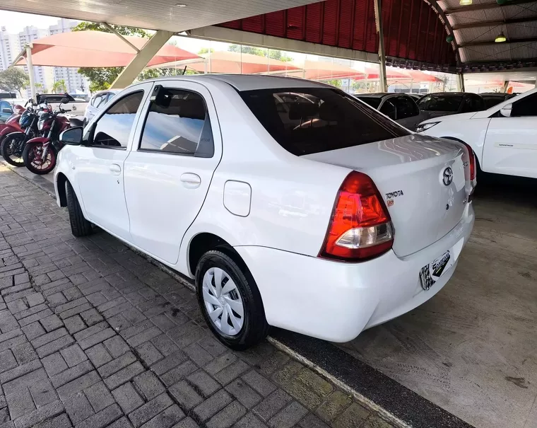 TOYOTA ETIOS