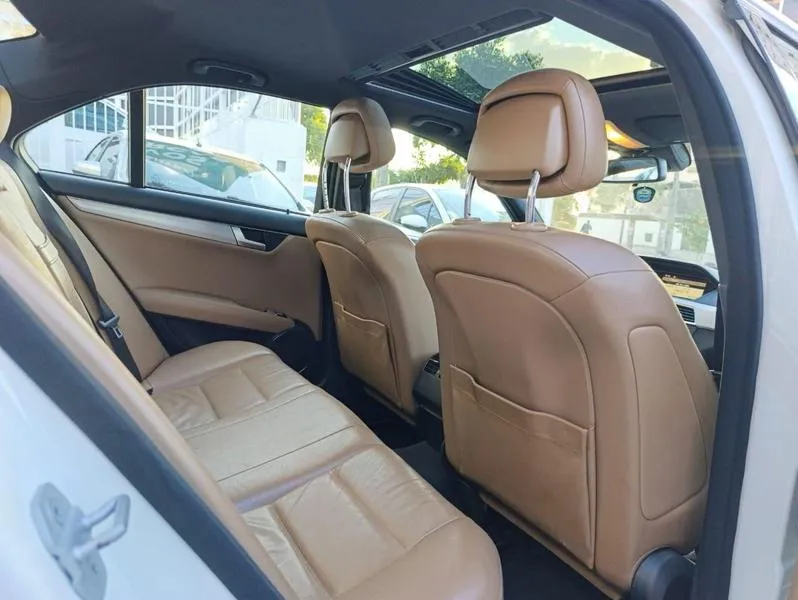 MERCEDES-BENZ C-250