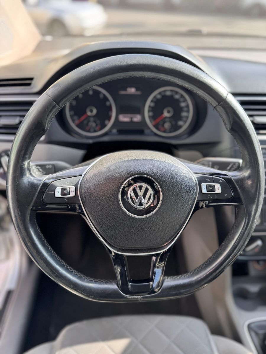 VW - VOLKSWAGEN FOX