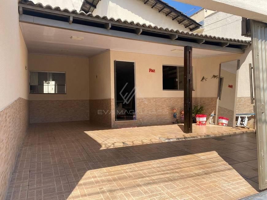 Casa com 2 quartos à venda, 90.0m²