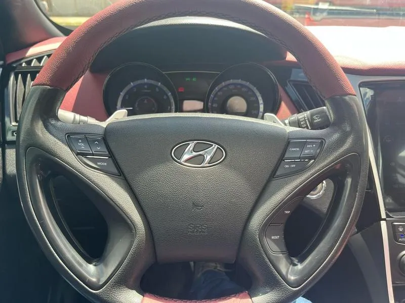 HYUNDAI SONATA