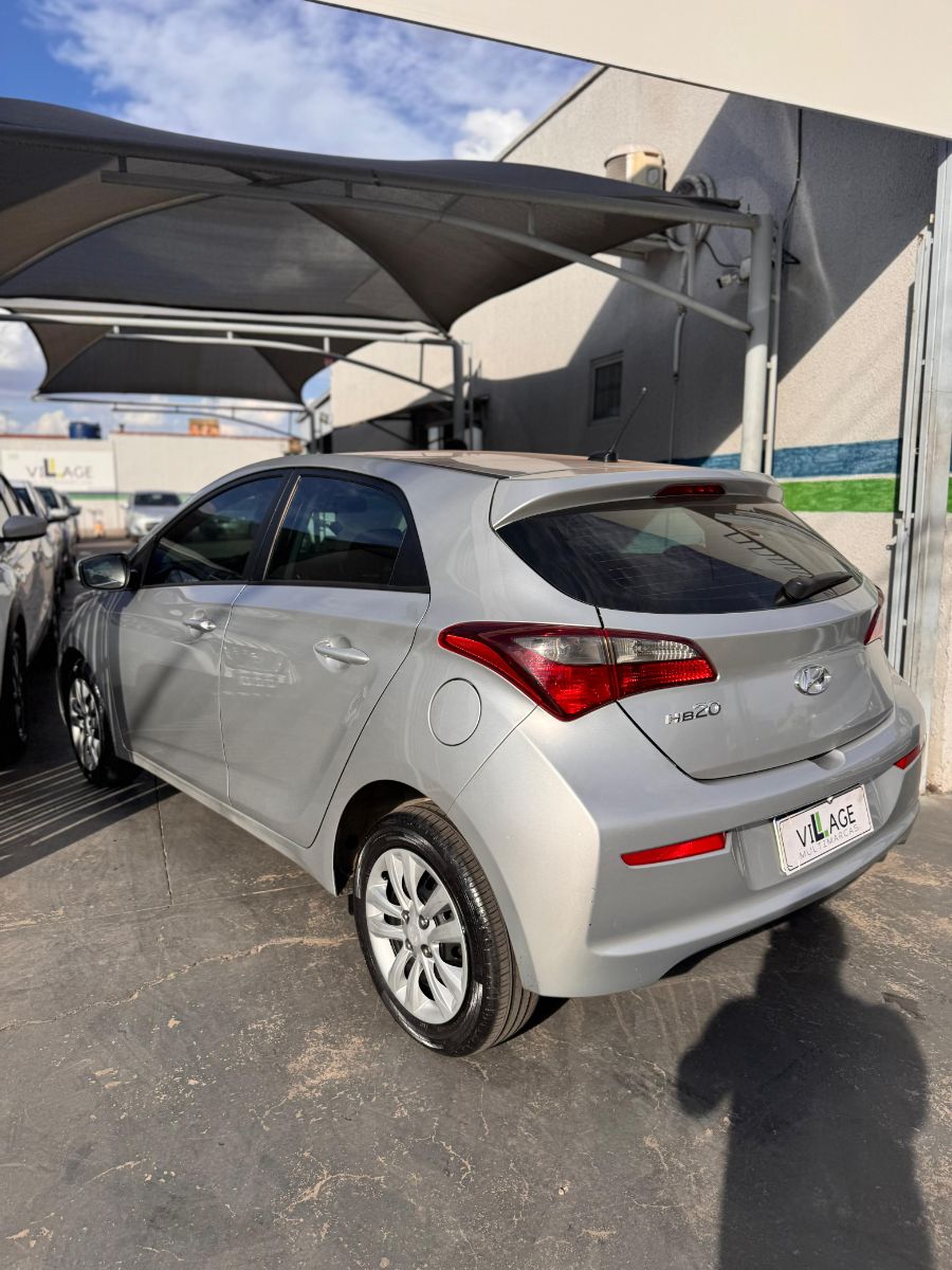 HYUNDAI HB20