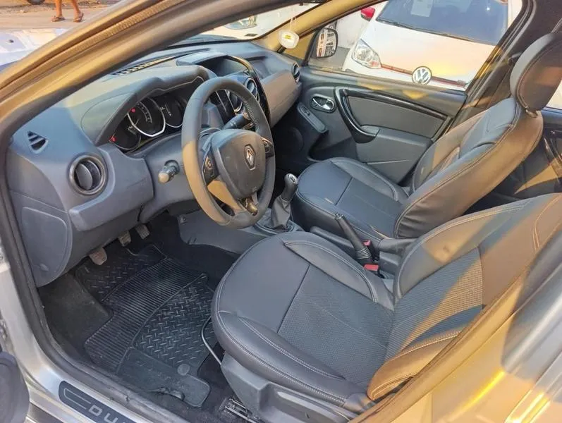 RENAULT DUSTER