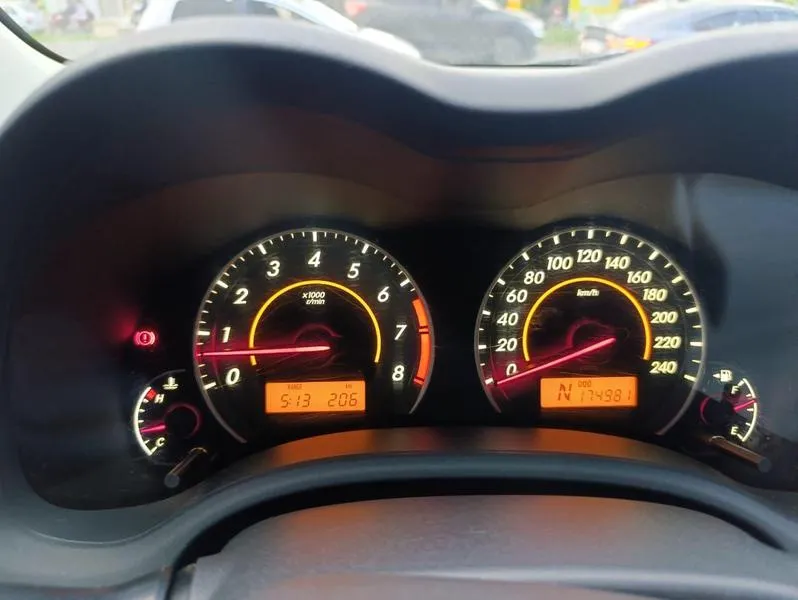 TOYOTA COROLLA