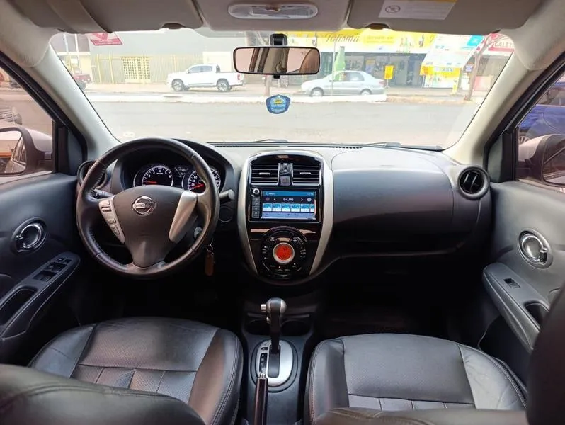 NISSAN VERSA