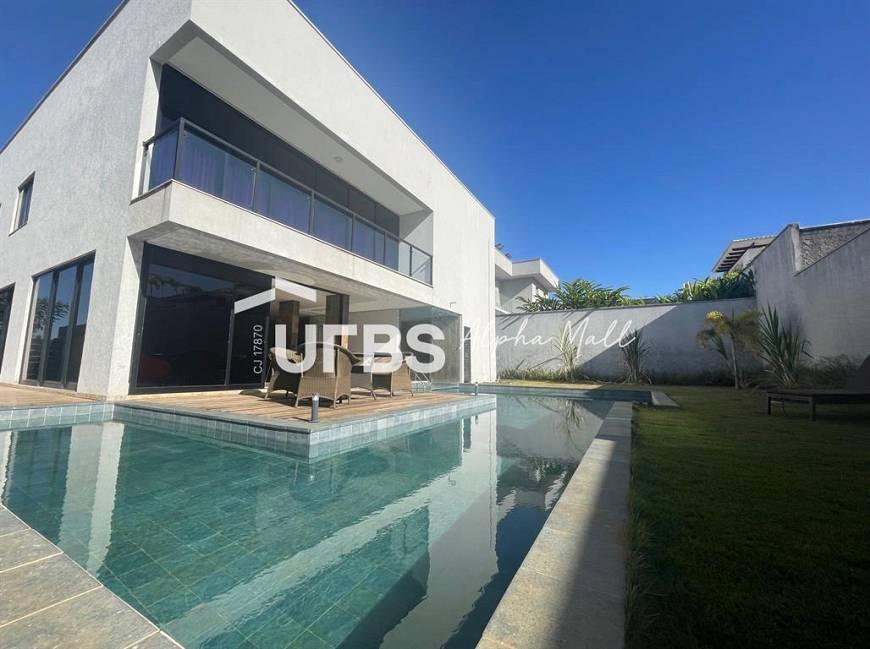 Sobrado com 4 quartos à venda, 684.0m²