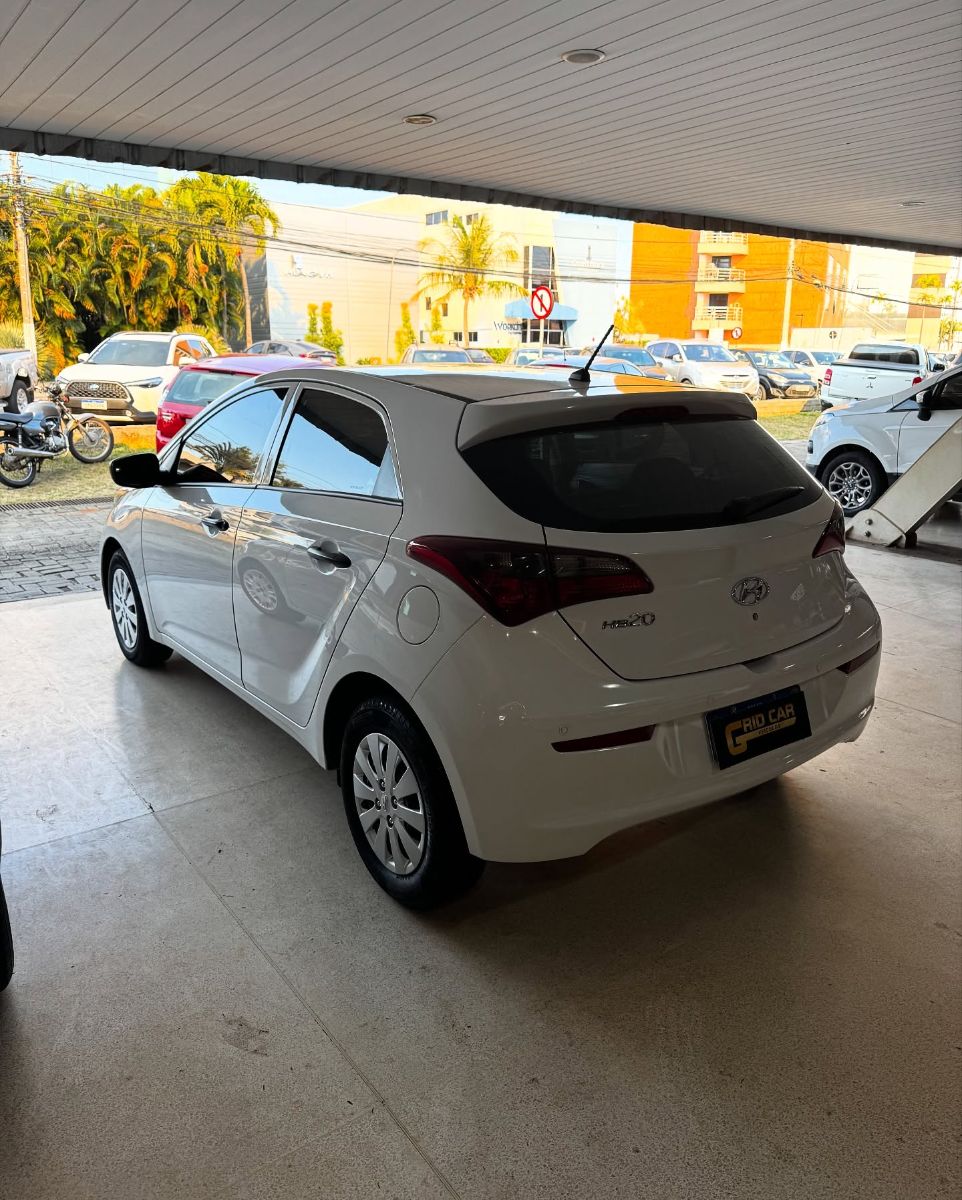 HYUNDAI HB20