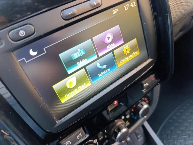 RENAULT DUSTER